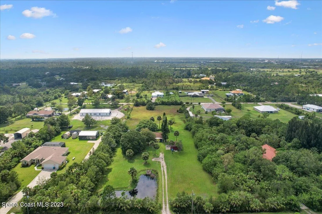 Photo of 2660 Weber Road