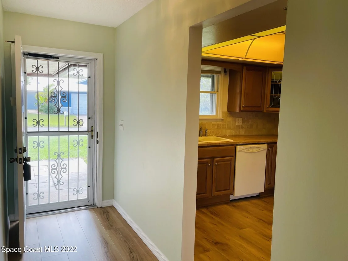 Photo of 216 Chalet Avenue