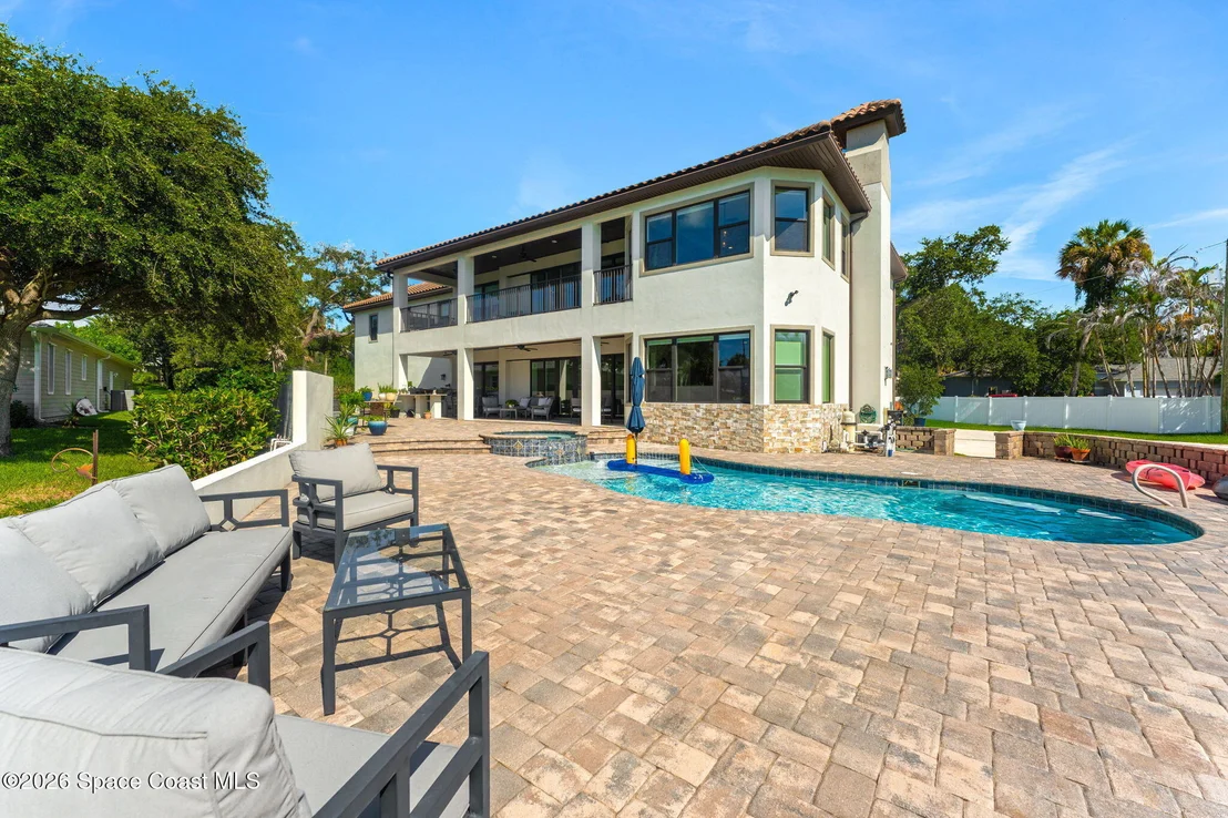 Photo of 3441 N Sylvan Lane