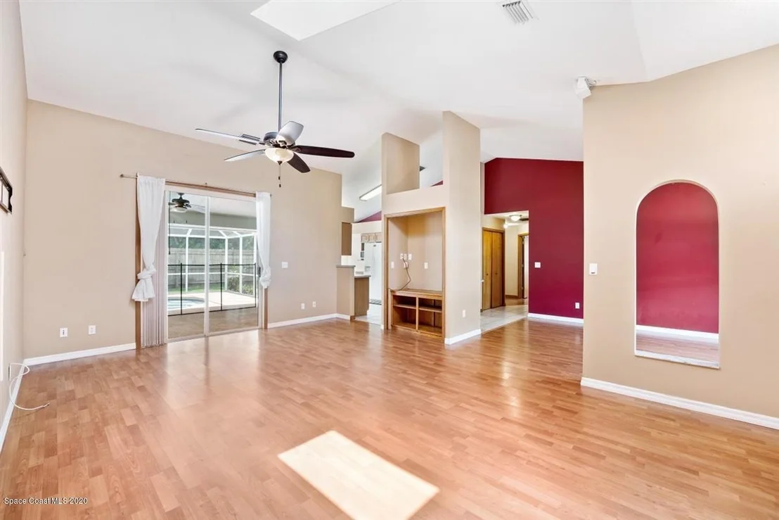 Photo of 933 Osprey Lane
