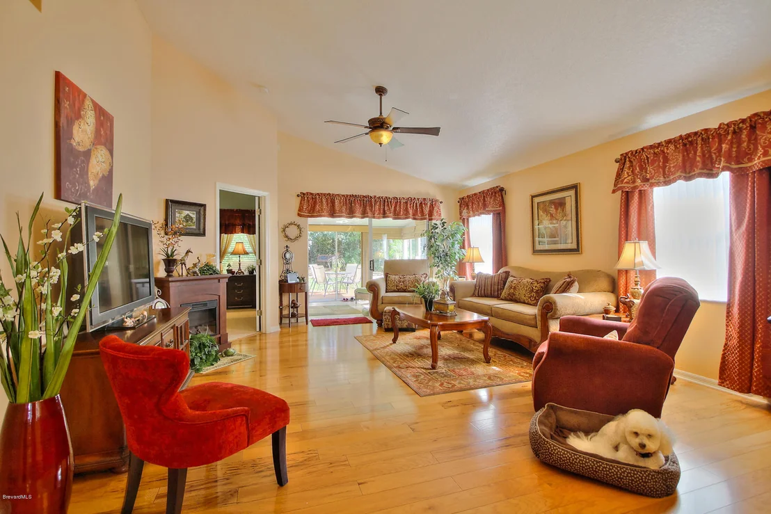 Photo of 991 Pine Creek Circle