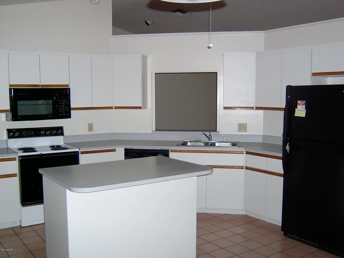 Photo of 219 Chalet Avenue