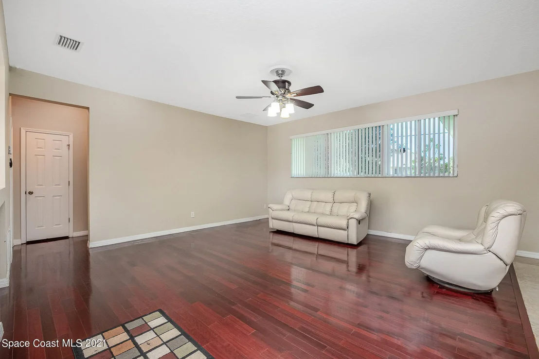 Photo of 3110 Eldron Boulevard SE