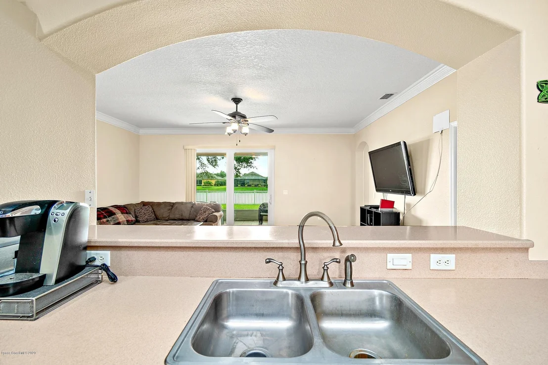 Photo of 1541 Bridgeport Circle