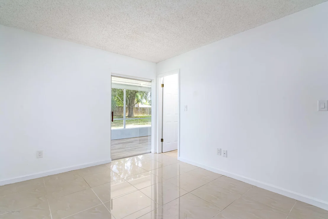 Photo of 1111 Cotton Road NE