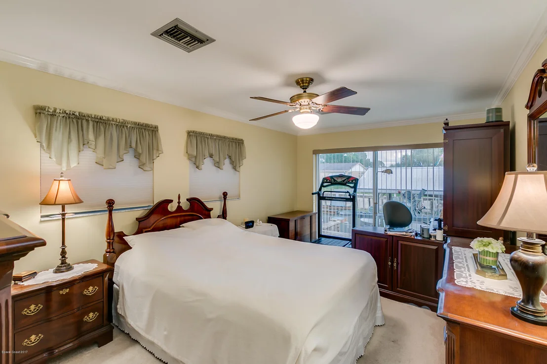 Photo of 821 Heron Road