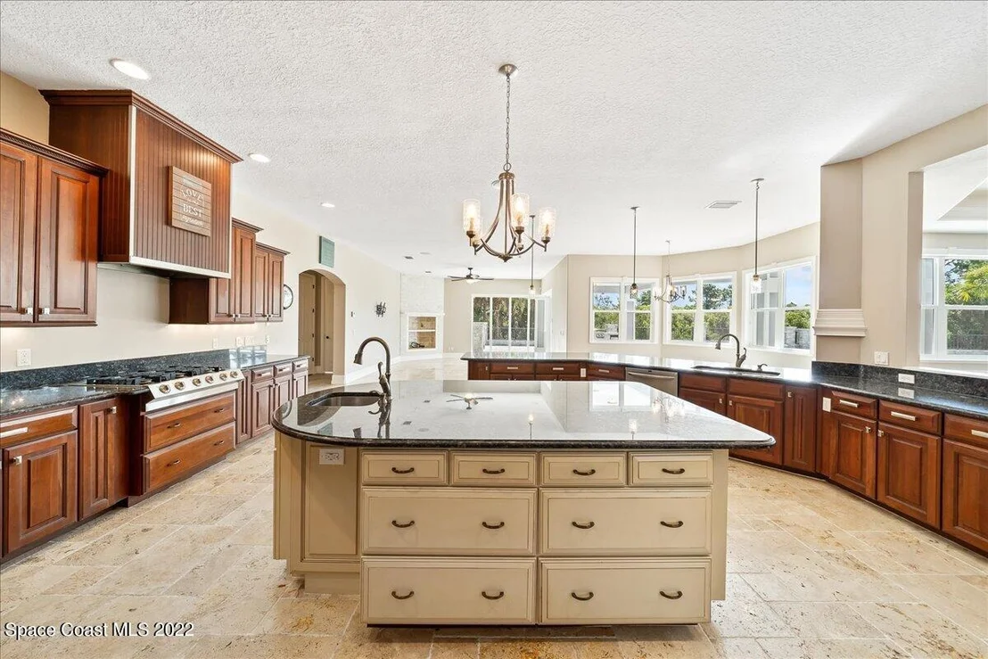 Photo of 5660 Willoughby Drive
