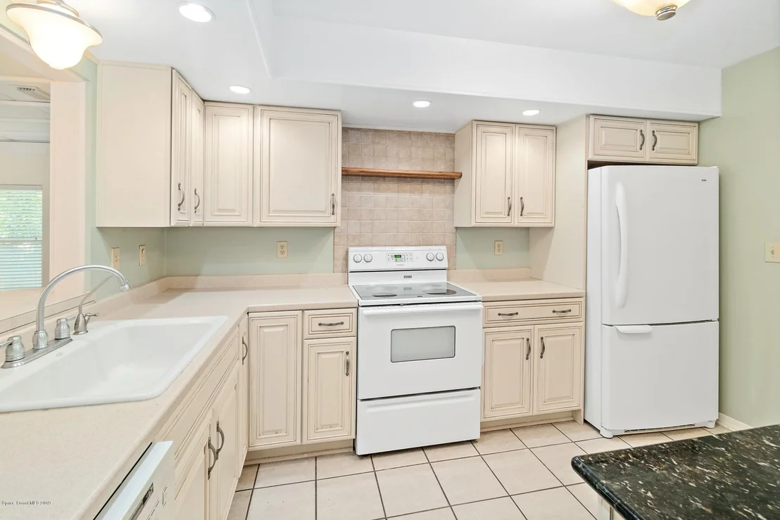 Photo of 1808 Live Oak Drive N