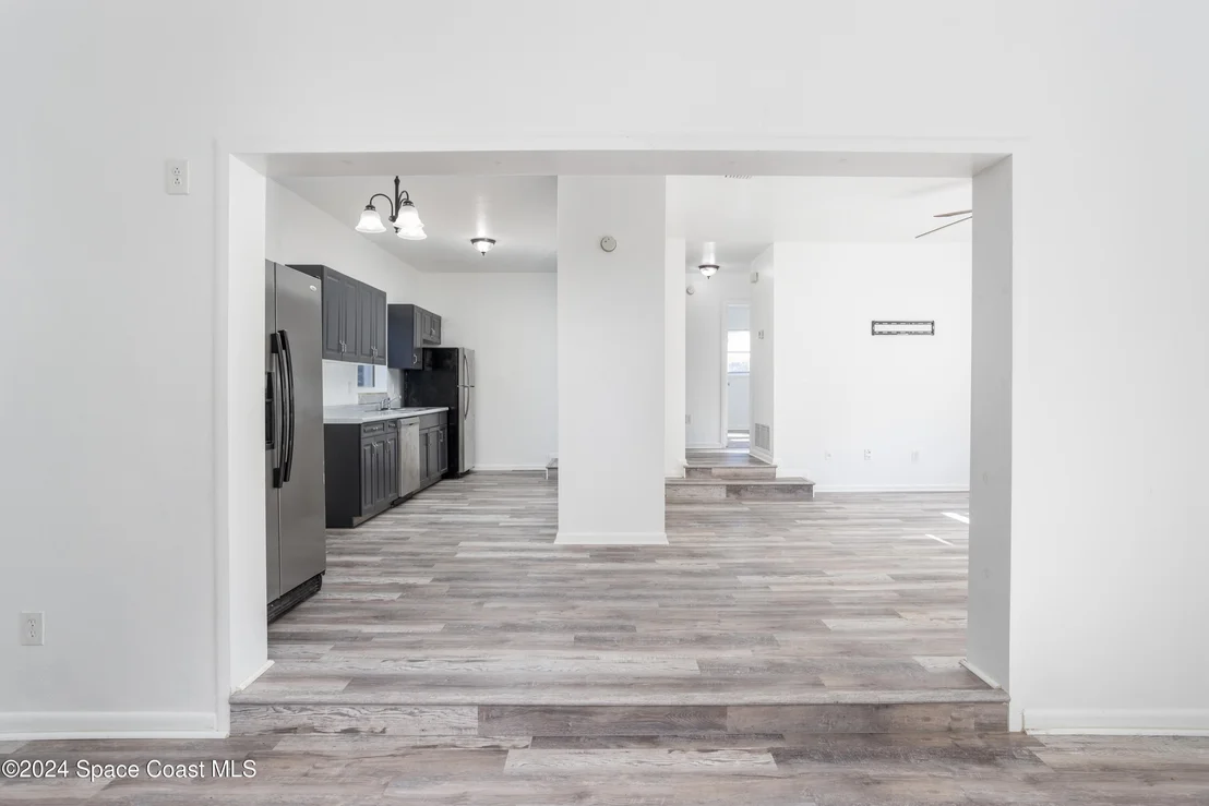 Photo of 1064 Cabot Drive NE