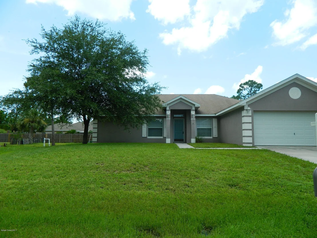 Photo of 3256 Reef Road SE