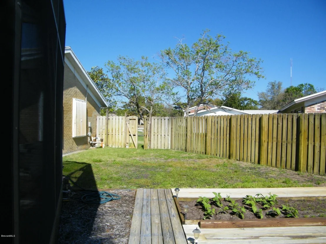 Photo of 1665 Leach Circle
