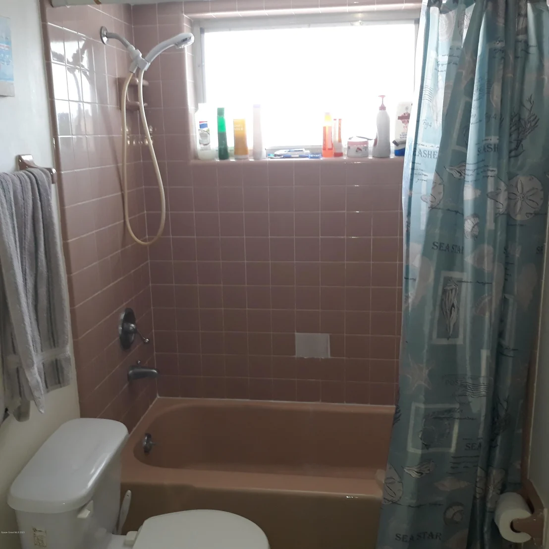 Photo of 954 Darwin Lane NE