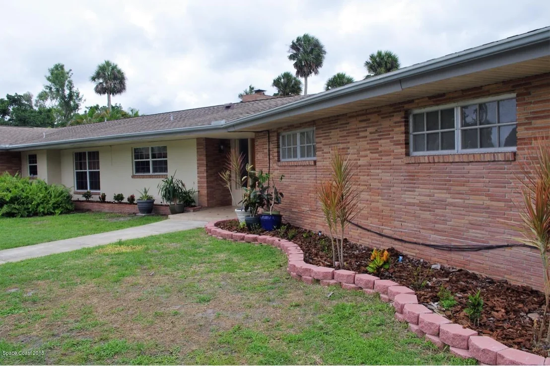 Photo of 355 N Gray Road