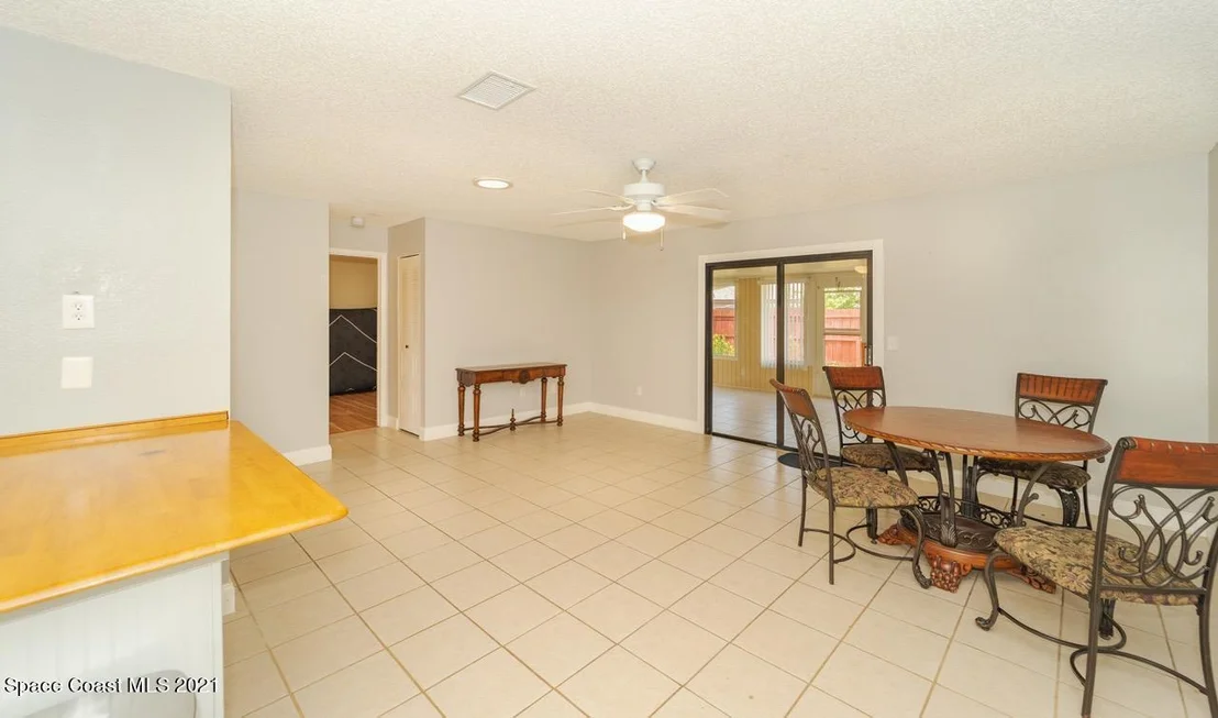 Photo of 958 Hart Place