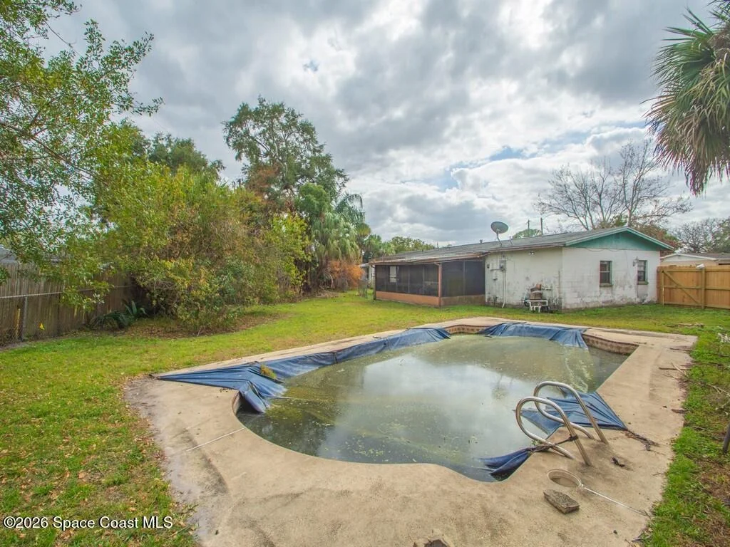 Photo of 1076 Madrid Road
