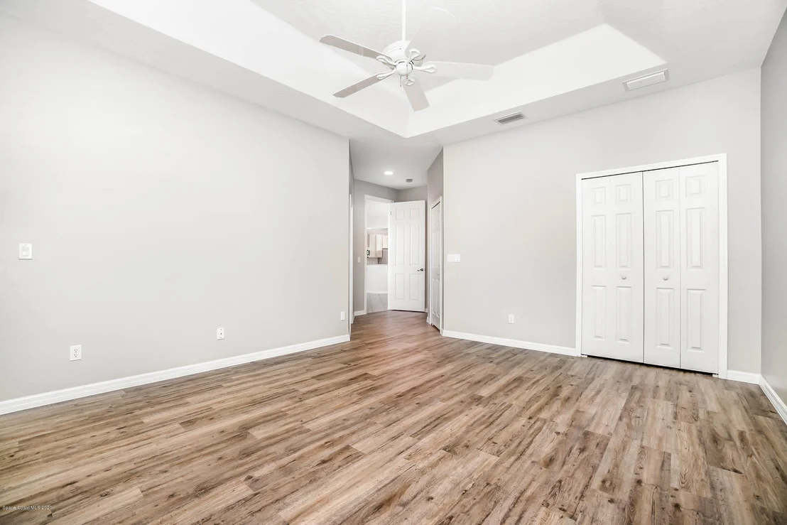 Photo of 4660 Portage