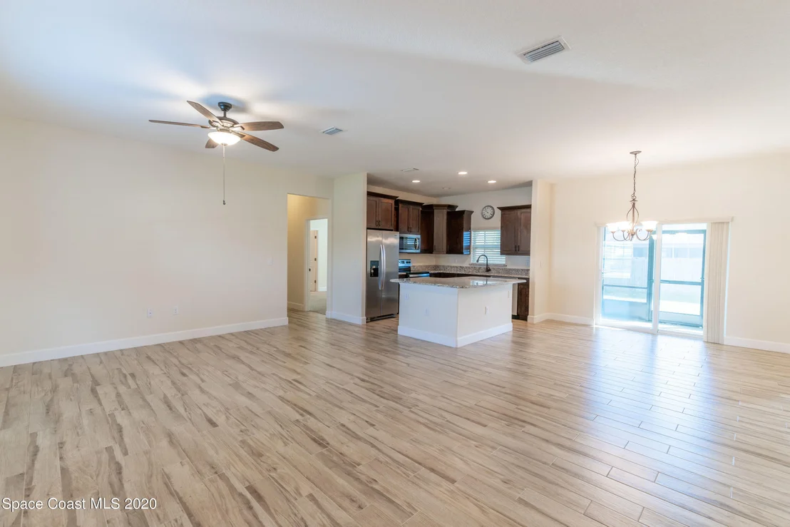 Photo of 6409 Leonard Avenue
