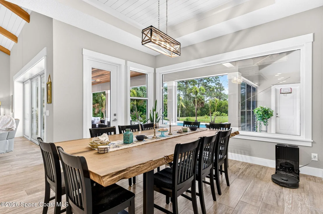 Photo of 3865 Reynolds Road