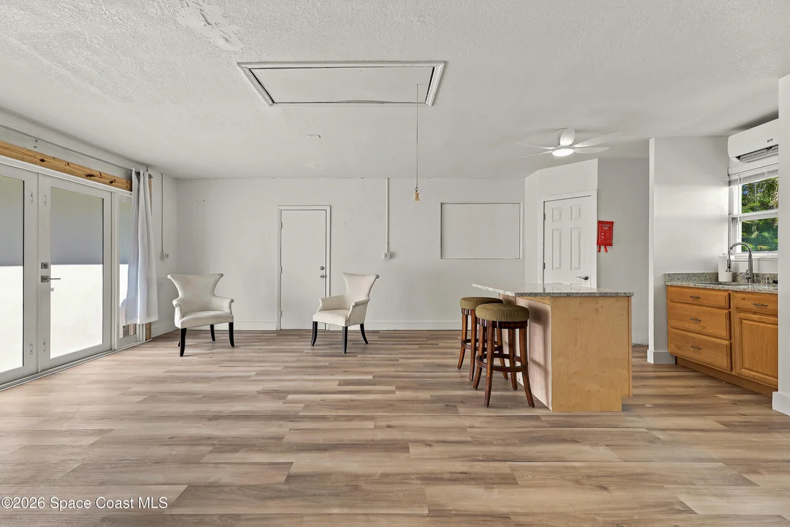 Photo of 215 Pelican Drive