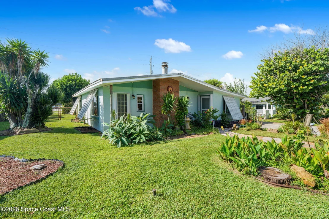 Photo of 241 Avenida Central