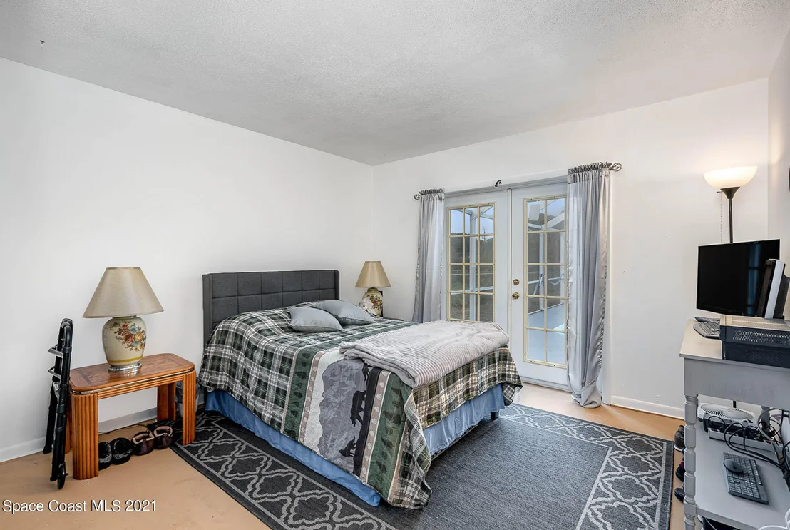 Photo of 878 Angle Street NE