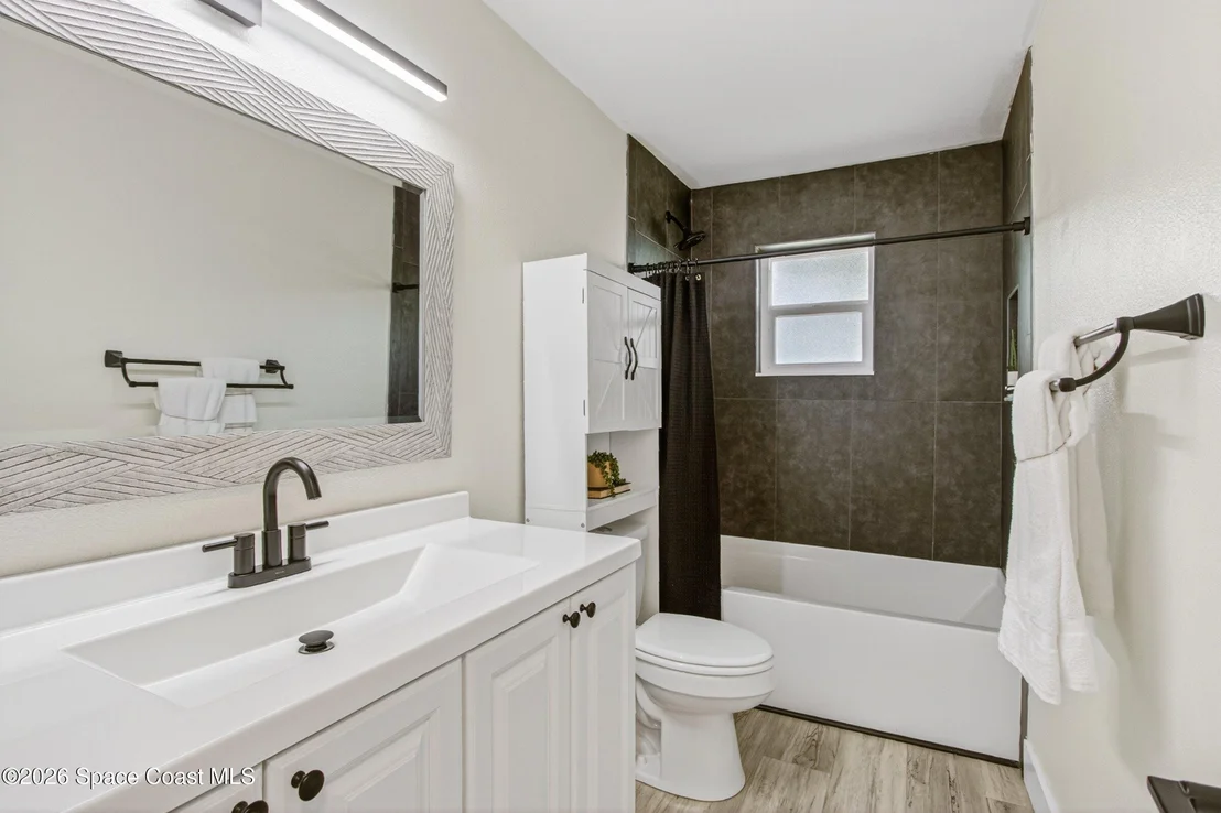 Photo of 3255 Hield Road