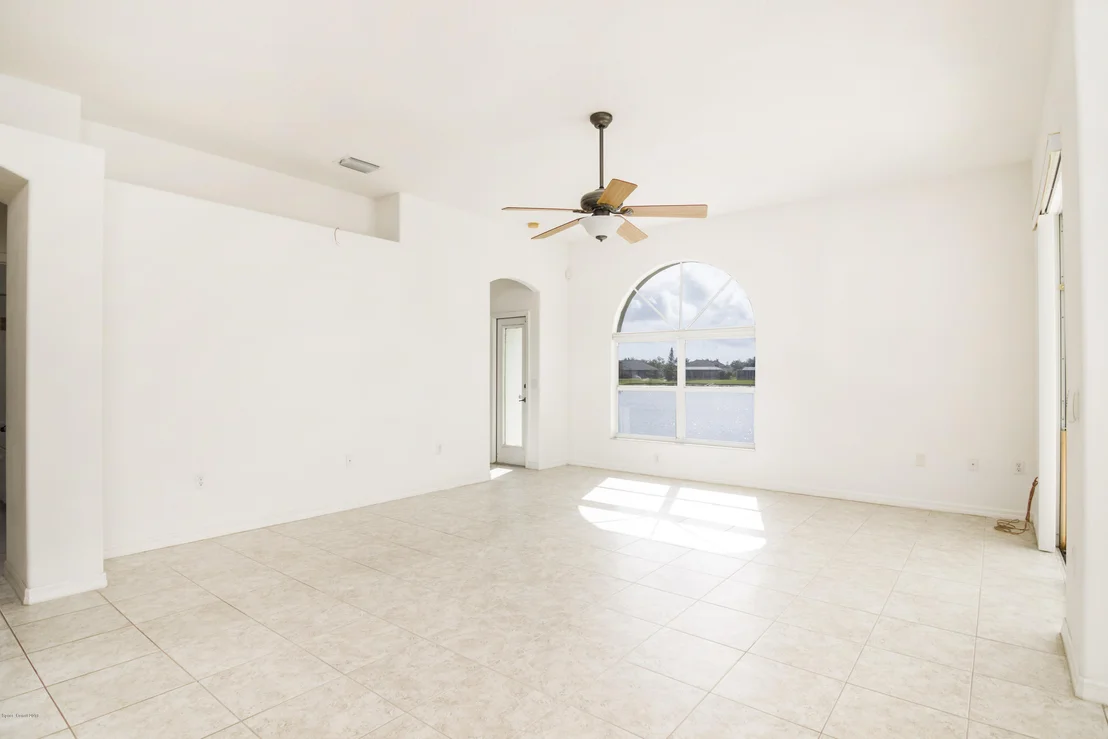 Photo of 4877 Alamanda Drive