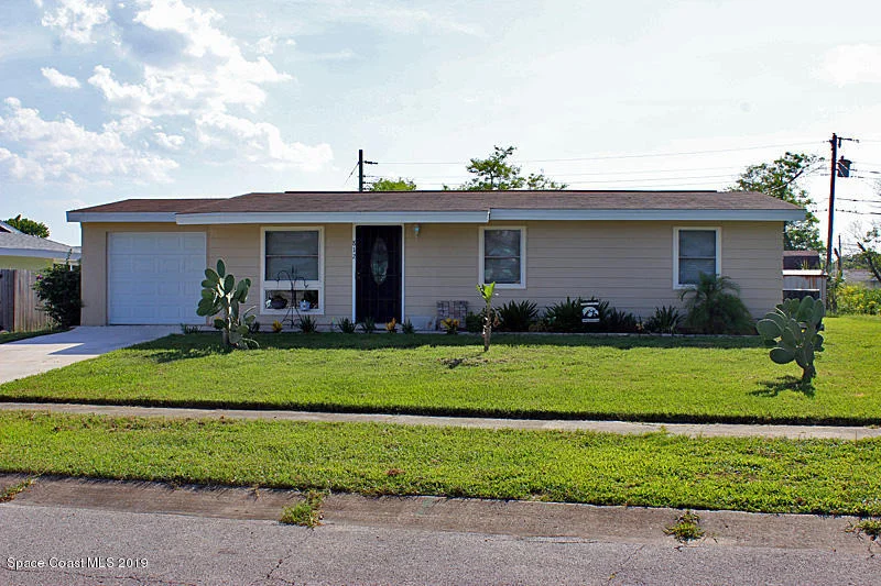 Photo of 812 Badger Drive NE