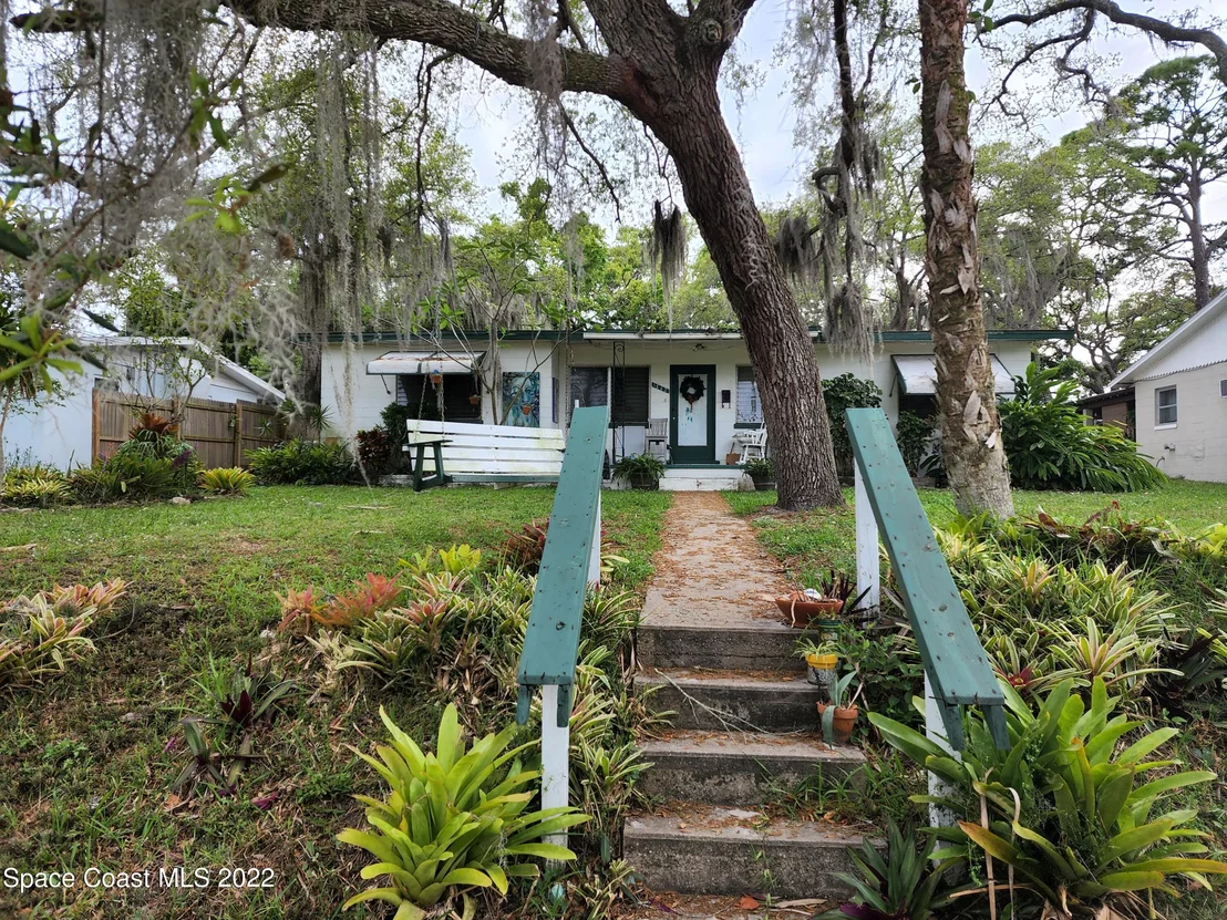 Photo of 1862 Pineapple Avenue