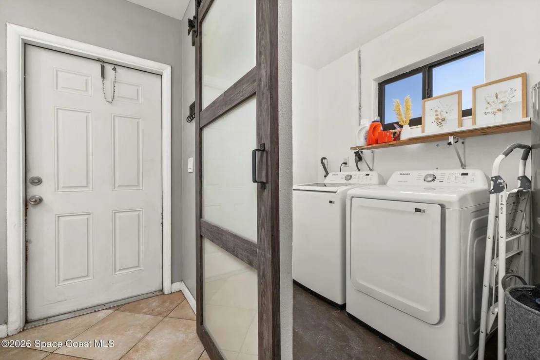 Photo of 932 Glenmore Circle