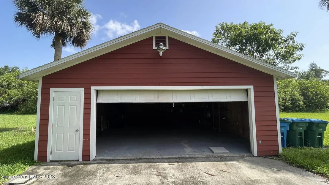 Photo of 2660 Weber Road