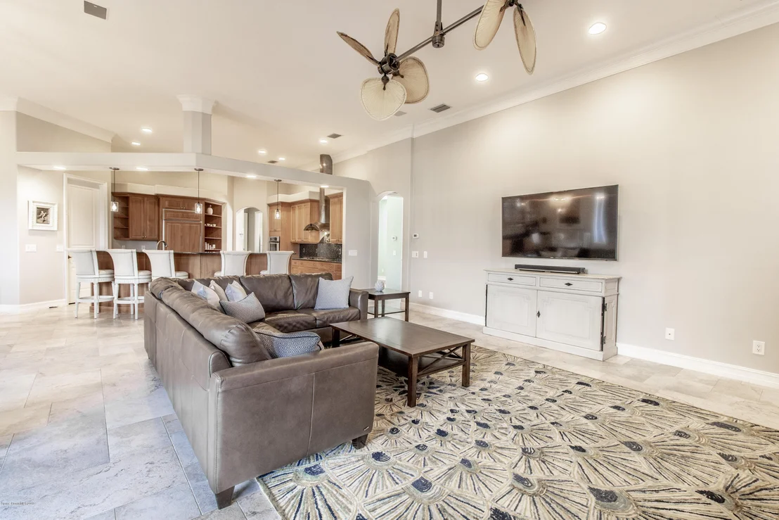Photo of 814 Chatsworth Drive
