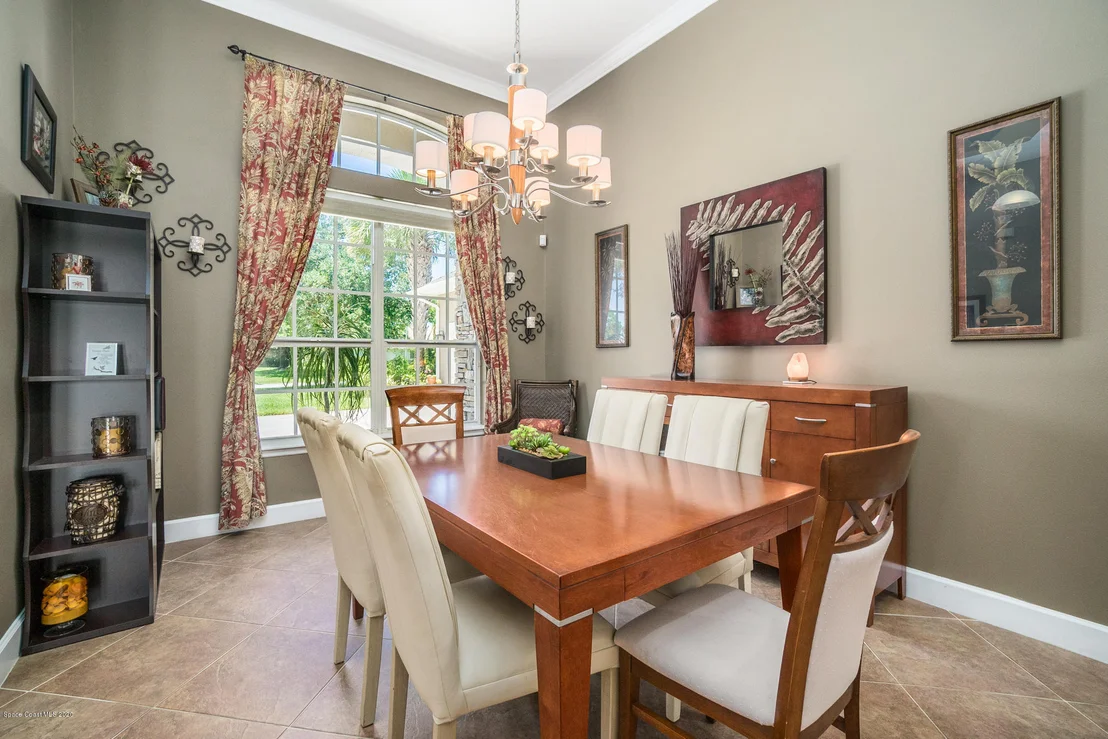 Photo of 2167 Windbrook Drive SE