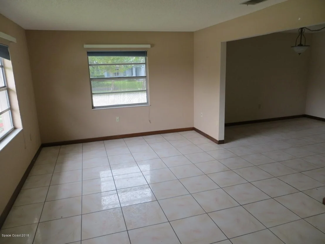 Photo of 1040 Sycamore Drive