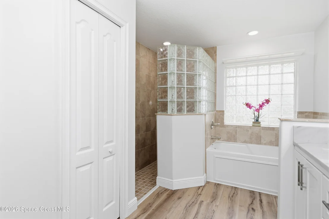 Photo of 2160 Windbrook Drive SE