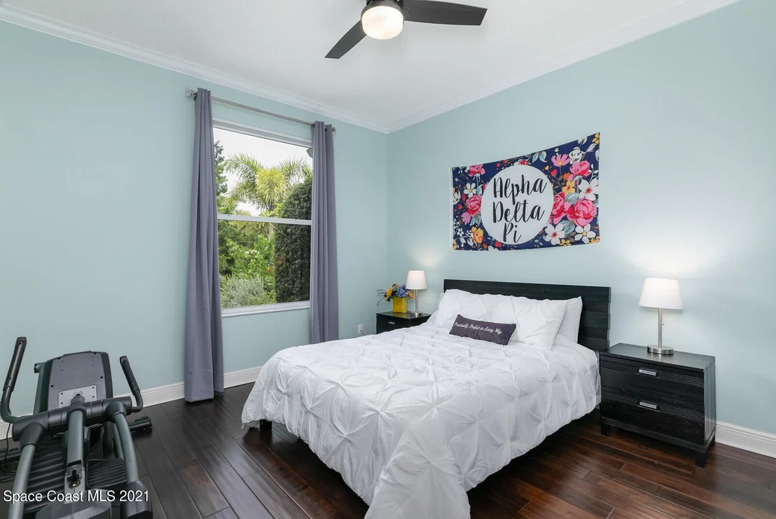 Photo of 800 Peregrine Drive