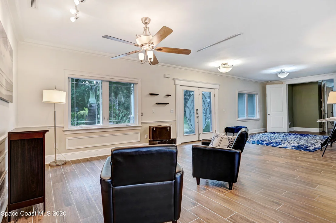 Photo of 6420 South Drive
