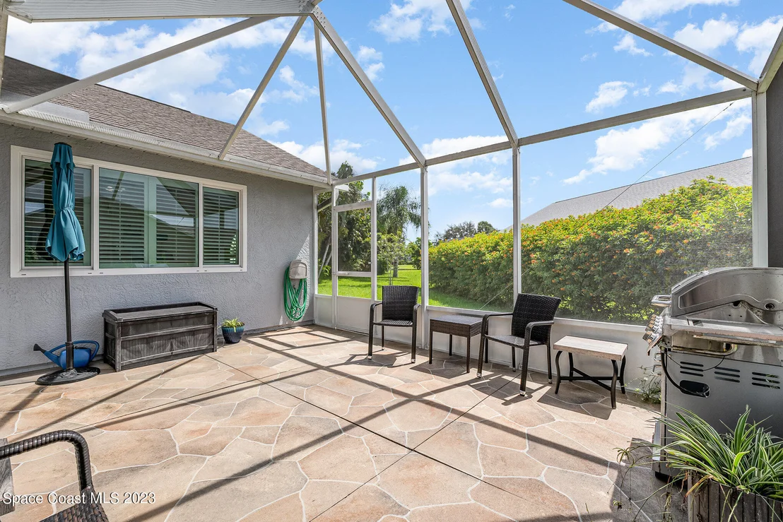 Photo of 498 Kimberly Drive