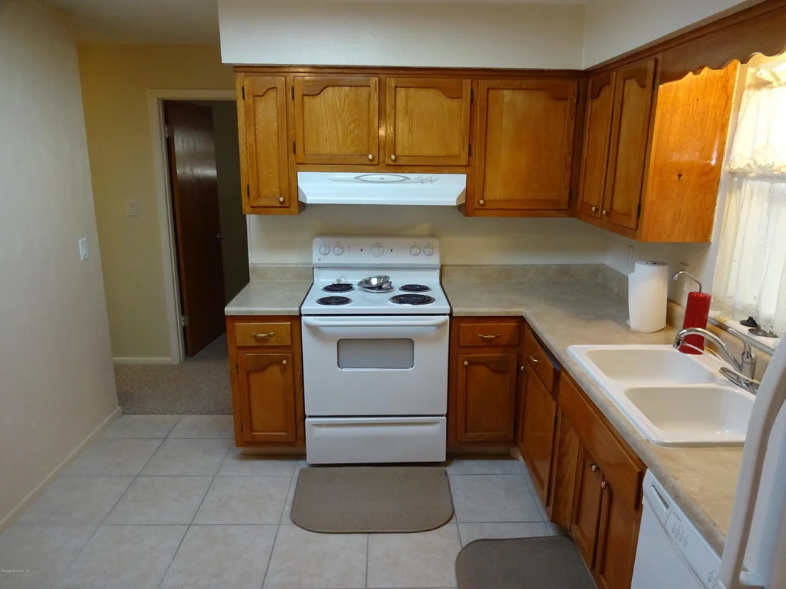 Photo of 954 Kings Post Road