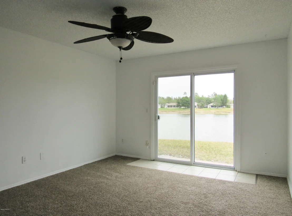 Photo of 969 NE Wateroak Drive