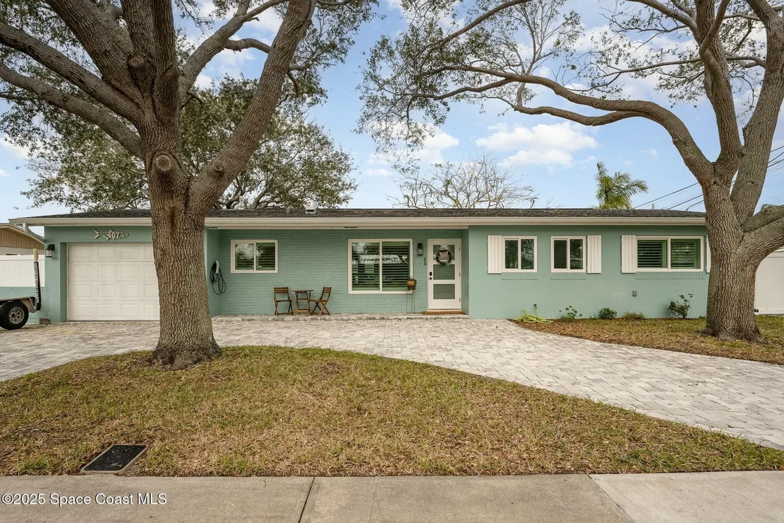Photo of 407 Sandpiper Drive