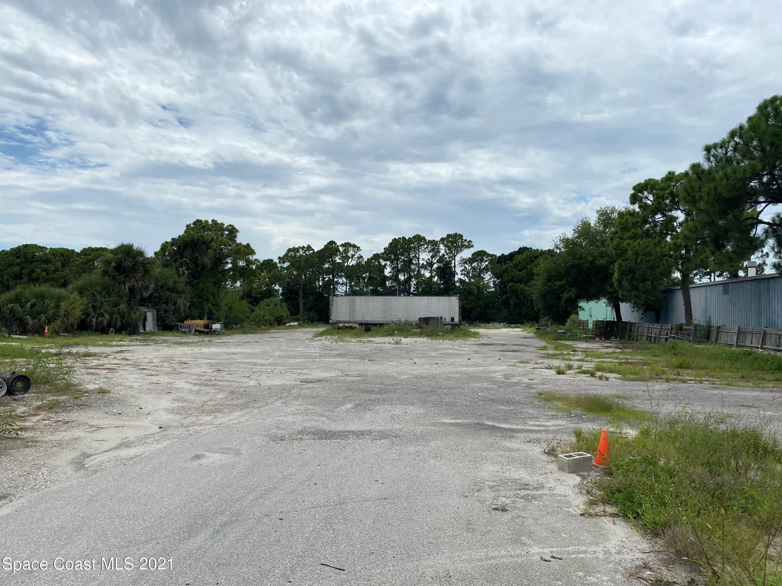 Photo of 598 Washburn Road
