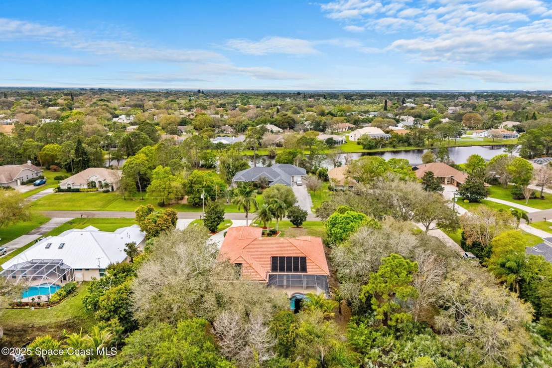 Photo of 4443 Long Lake Road