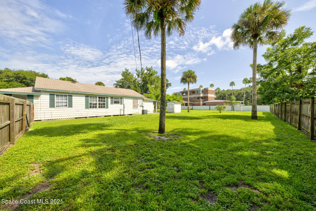 Photo of 2337 Broadway Avenue