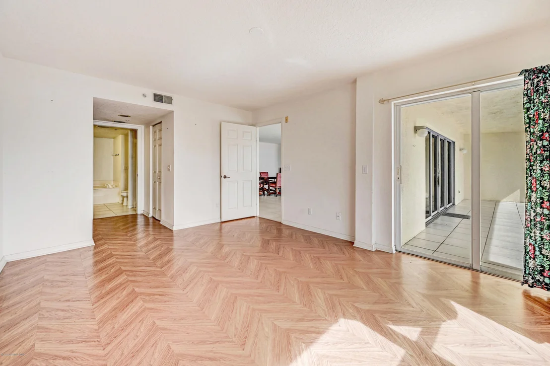 Photo of Unit 304 at 102 Riverside Drive