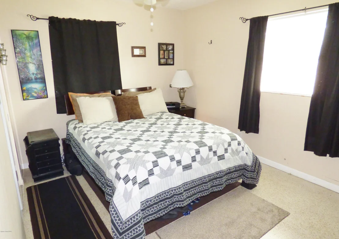 Photo of 2525 N Palm Drive N