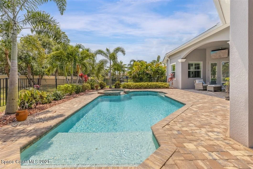 Photo of 823 Lorenza Place