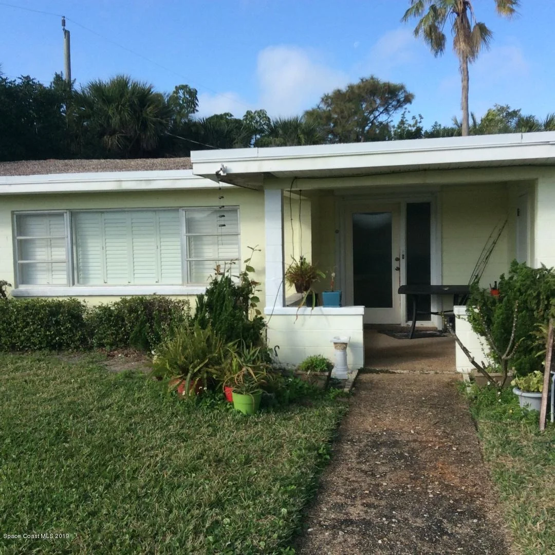 Photo of 2080 Palm Avenue