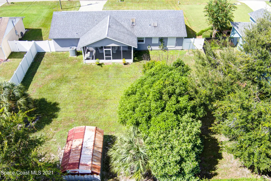 Photo of 6621 Bancroft Avenue