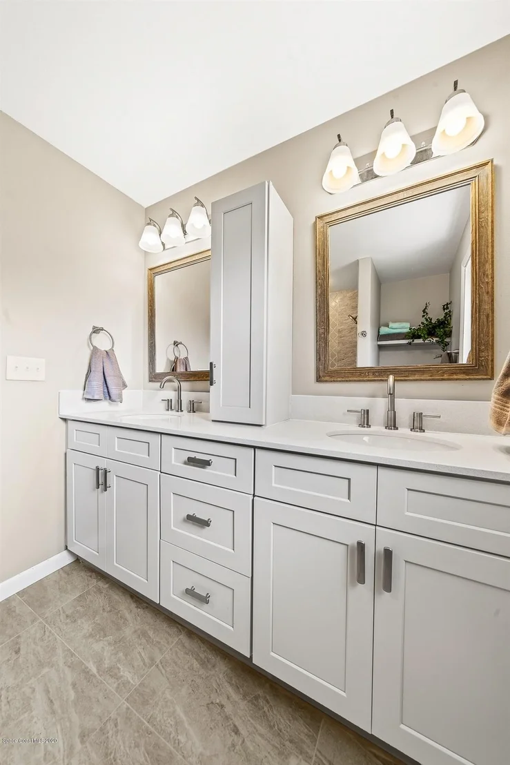 Photo of 977 Pineland Drive